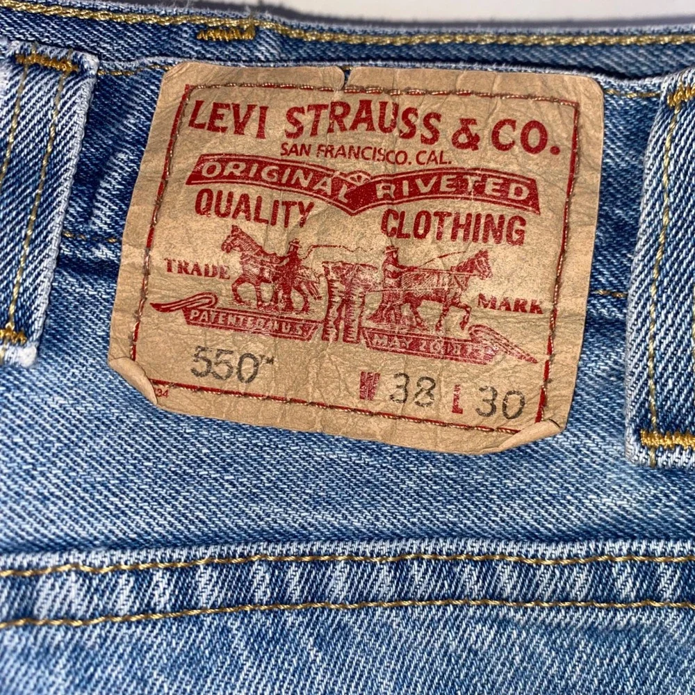 Levis 550 Relaxed Fit Tapered Leg Medium Wash Blue Denim Jeans Mens 38x30